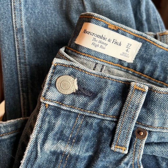 Abercrombie & Fitch The Skinny High Rise jeans - NWOT - Picture 3 of 9